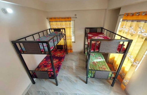 Dhanmondi House | Budget-Friendly Mariners Guest House with Child-Friendly Amenities