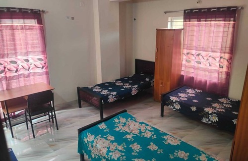 Dhanmondi House | Budget-Friendly Mariners Guest House with Child-Friendly Amenities