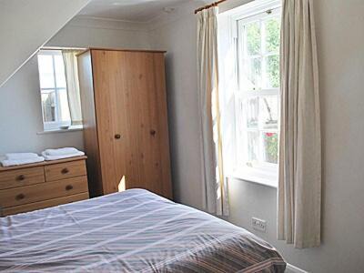 Felixstowe House | Discover Mariners Lodge: 4-Star Stay with Pet-Friendly Amenities