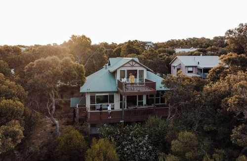 Eagle Bay House | Mariners Rest: Your Harbor Haven for Family-Friendly Getaways