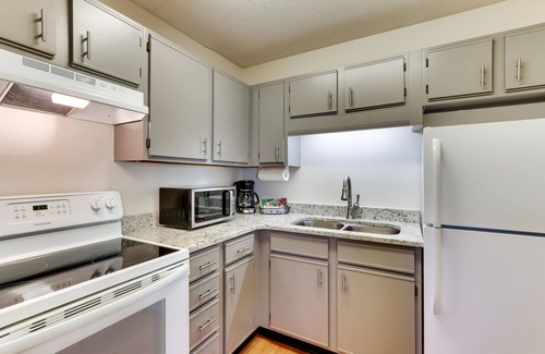 Kingsland Hotel | Cozy Mariners Suites: Oceanfront Retreat with Pool & Spa