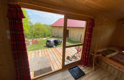 Pobezovice Other | Idyllic Getaway: Maringotka na Samotě na Kozí Farmě