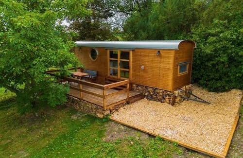 Cetenov-Dehtary Other | Family-Friendly Retreat at Maringotky Na Růžku - Guest Rated 9.8