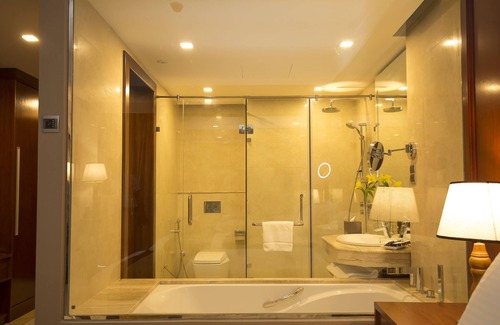 Bambalapitiya Hotel | Oceanview Serenity at Marino Beach Colombo - 5 Star Retreat