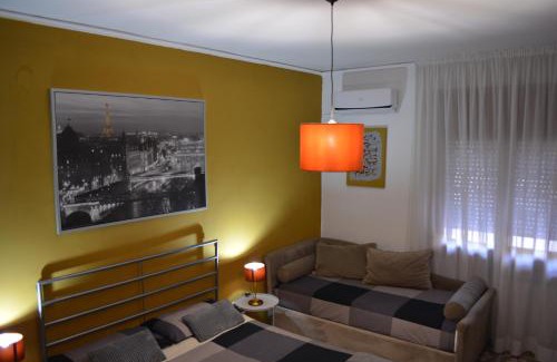 Arenella Bed & Breakfast | Family-Friendly Stay at Mario's House with Breakfast Included