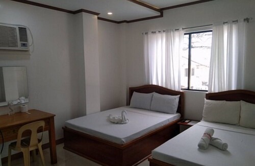 Bantayan Island Hotel | Discover Marion's Inn 1 Bantayan: Family-Friendly Retreat