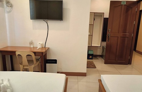 Bantayan Island Hotel | Discover Marion's Inn 1 Bantayan: Family-Friendly Retreat