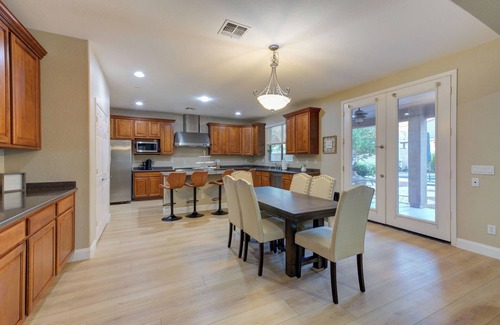 Saguaro Canyon HOA House | Discover Marion Way: Pet-Friendly Escape with Pool & Breakfast