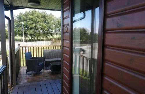 Padstow Ski Chalet | Child-Friendly Retreat at Marios Lodge - Guest Rated 10/10