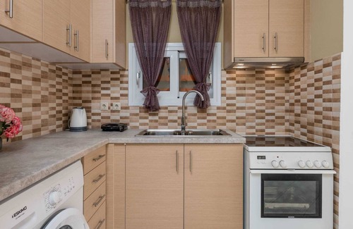 Mousata Apartment | Inviting Marios Studio at Nikos & Vassilis Apartments