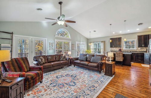 Berkeley Springs House | Guest Rated 10/10: Summerfield Cottage at Sleepy Creek