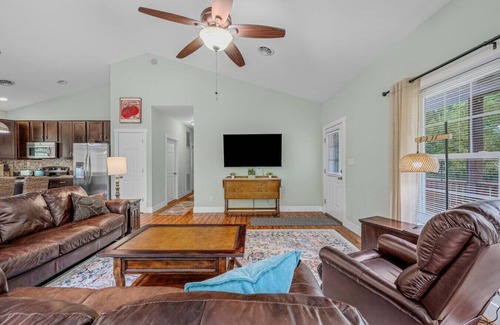 Berkeley Springs Apartment | Inviting Summerfield Cottage at Sleepy Creek - Guest Rated 9.8