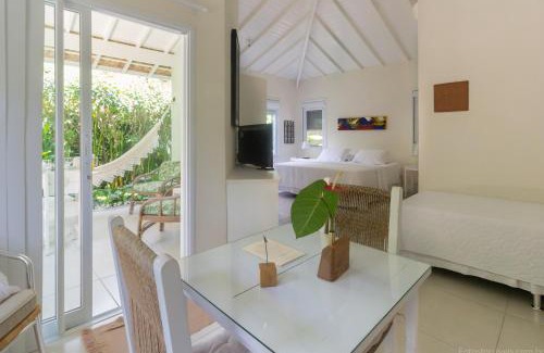 Cabore House | Elegant Maris Paraty: Oceanfront Bliss with Pool Access