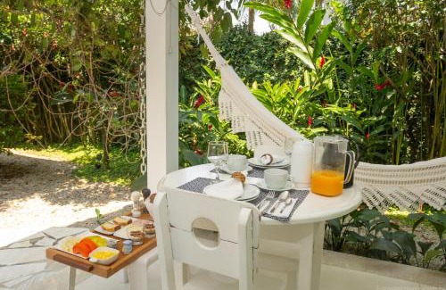 Cabore House | Elegant Maris Paraty: Oceanfront Bliss with Pool Access