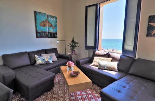 Masnou Apartment | Oceanfront Haven: Marisol Seaview & Beach Retreat
