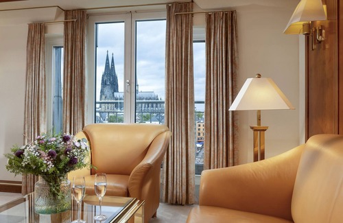 Innenstadt Hotel | Discover Maritim Hotel Köln: Spa, Pool & Family-Friendly Stay