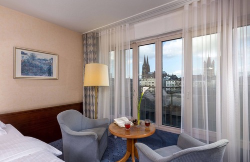 Innenstadt Hotel | Discover Maritim Hotel Köln: Spa, Pool & Family-Friendly Stay
