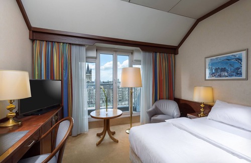 Innenstadt Hotel | Discover Maritim Hotel Köln: Spa, Pool & Family-Friendly Stay