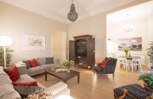 Old Town Apartment | Family-Friendly Retreat at Maritxu's Home - 4-Star Stay