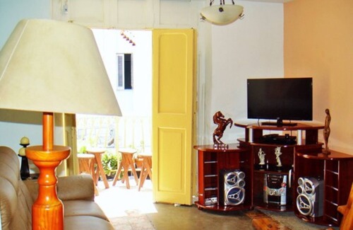 Centro Havana Hotel | Comfortable Stays at Maritza in Centro Havana with Spa