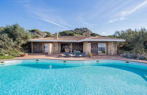 Portobello di Gallura Villa | Oceanfront Escape at Mariu e Amelie - 4-Star Rated Hotel