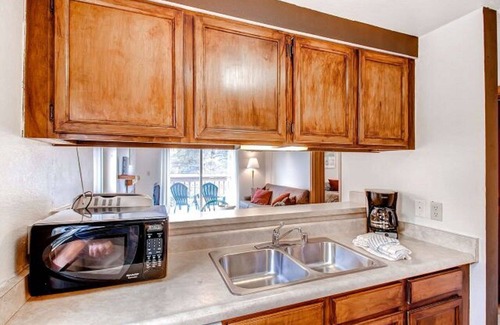 Warrior's Mark Condo | Cozy Mark 9 Condo with Full Kitchen in Breckenridge