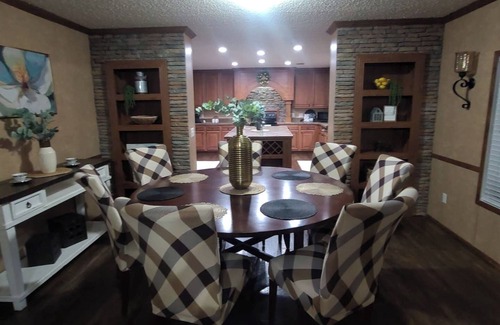 Pine Grove House | Mark House with lots of space for 16 guest in quiet country setting.