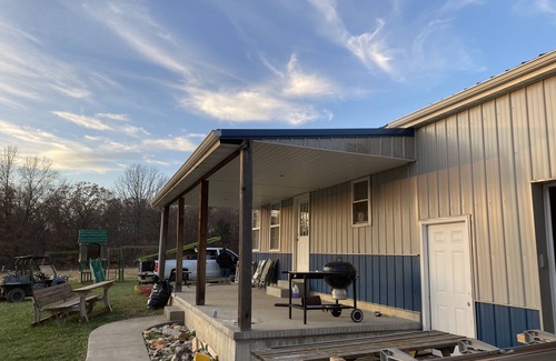 Santa Fe House | Pet-Friendly Mark Twain Lake Getaway with Ocean View