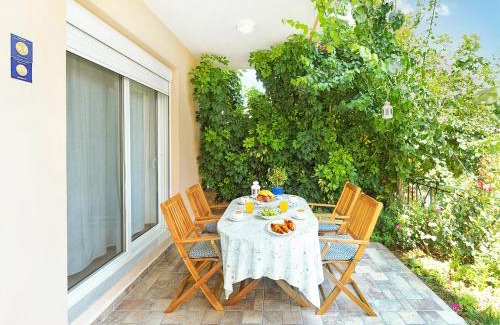 Spata-Artemida House | Discover Markella's House: 9.9/10 Rated with Breakfast!
