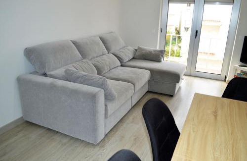 Vila Praia de Ancora Apartment | Child-Friendly Market Apartment - Highly Rated 8.9/10