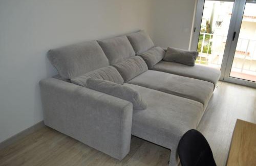 Vila Praia de Ancora Apartment | Child-Friendly Market Apartment - Highly Rated 8.9/10