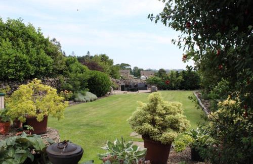 Belford Bed & Breakfast | Impeccable Market Cross Guest House with Breakfast Included
