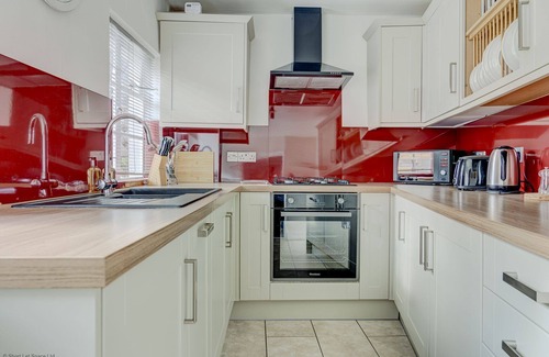 Woodstock House | Cozy Market Place Woodstock Cottage with Breakfast Included