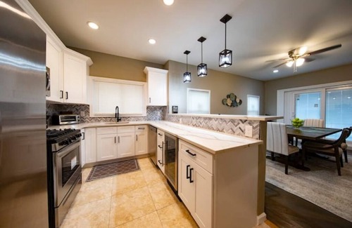 Long Beach House | Cozy Market Place Blue-Long Beach Home for Family Getaways