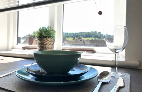 Stroud Apartment | Cozy Market Town Apartment Near the Cotswolds - Ideal for Workers