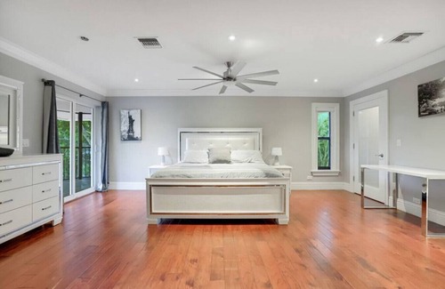 Delray Beach House | Indulge at Markland Mansion: Pool, Hot Tub & Ocean Views