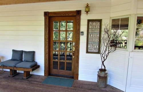 Markleeville House | Tranquil Family Retreat at Markleeville Creek House
