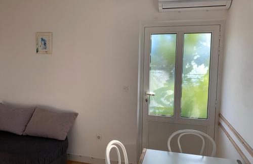Sreser Apartment | Cozy Marko Apartment with Ocean View & Pet-Friendly Options