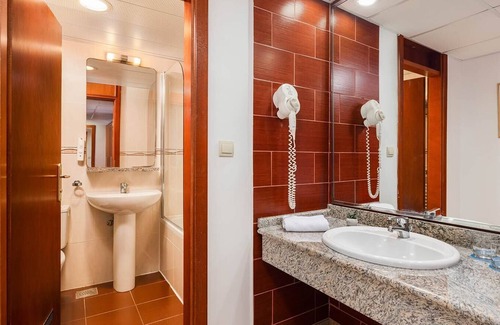 Cove Tri Zala (Zrnovo) Hotel | Experience Comfort at Marko Polo Hotel by Aminess