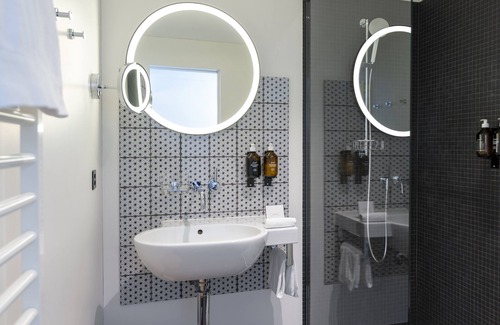 Niederdorf Hotel | Discover Marktgasse Hotel: 4-Star Retreat with Spa & Dining