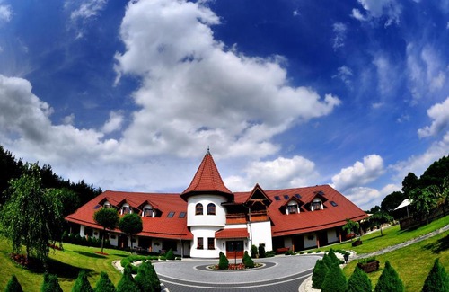 Kolonowskie Resort | Discover Markus: Pet Friendly with Breakfast Included