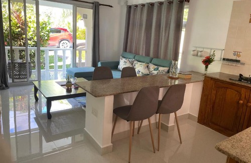 Pointe Larue House | Discover MARL Self Catering: Family-Friendly with Breakfast