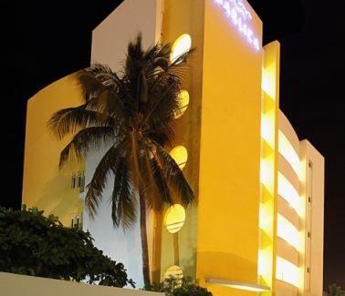 Manzanillo Apartment | Relaxing Getaway at Marlica Estudio Shell with Hot Tub