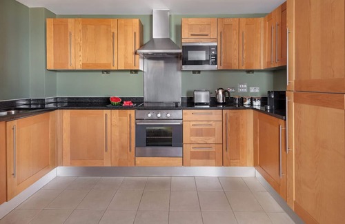 Stepney Green Apartment | Stylish Marlin Apartments in Limehouse - 4-Star Comfort