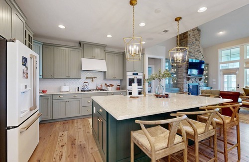 Cedar Neck House | Marlin Chase home with resort amenities, patio, grill, balcony & pool