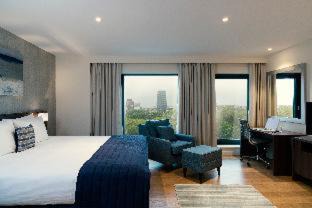 Bishop's Hotel | Discover Marlin Waterloo: Family-Friendly 4-Star Retreat