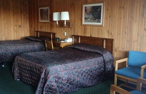 Marlinton Hotel | Comfortable Stay at Marlinton Motor Inn with Pool & Restaurant