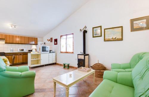 Rakalj House | Pet-Friendly Haven: Holiday Home Marlu Rated 10/10