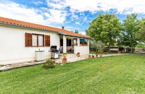 Rakalj House | Pet-Friendly Haven: Holiday Home Marlu Rated 10/10