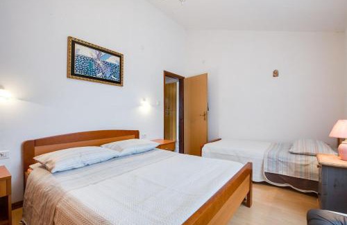 Rakalj House | Pet-Friendly Haven: Holiday Home Marlu Rated 10/10